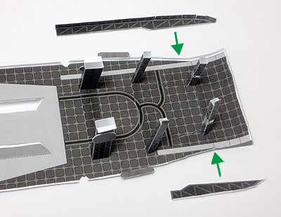 「飛行甲板をつくる-2」パーツの取り付け1