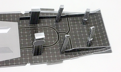 「飛行甲板をつくる-2」パーツの取り付け2